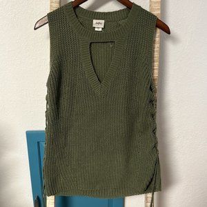 Daytrip green sweater tank front new and never worn!